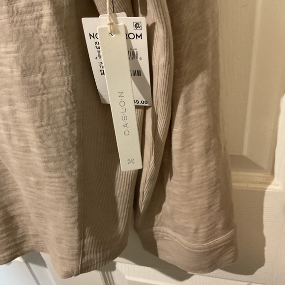 NWT Caslon Women’s Tan Long Sleeve Oxford - Picture 4 of 7